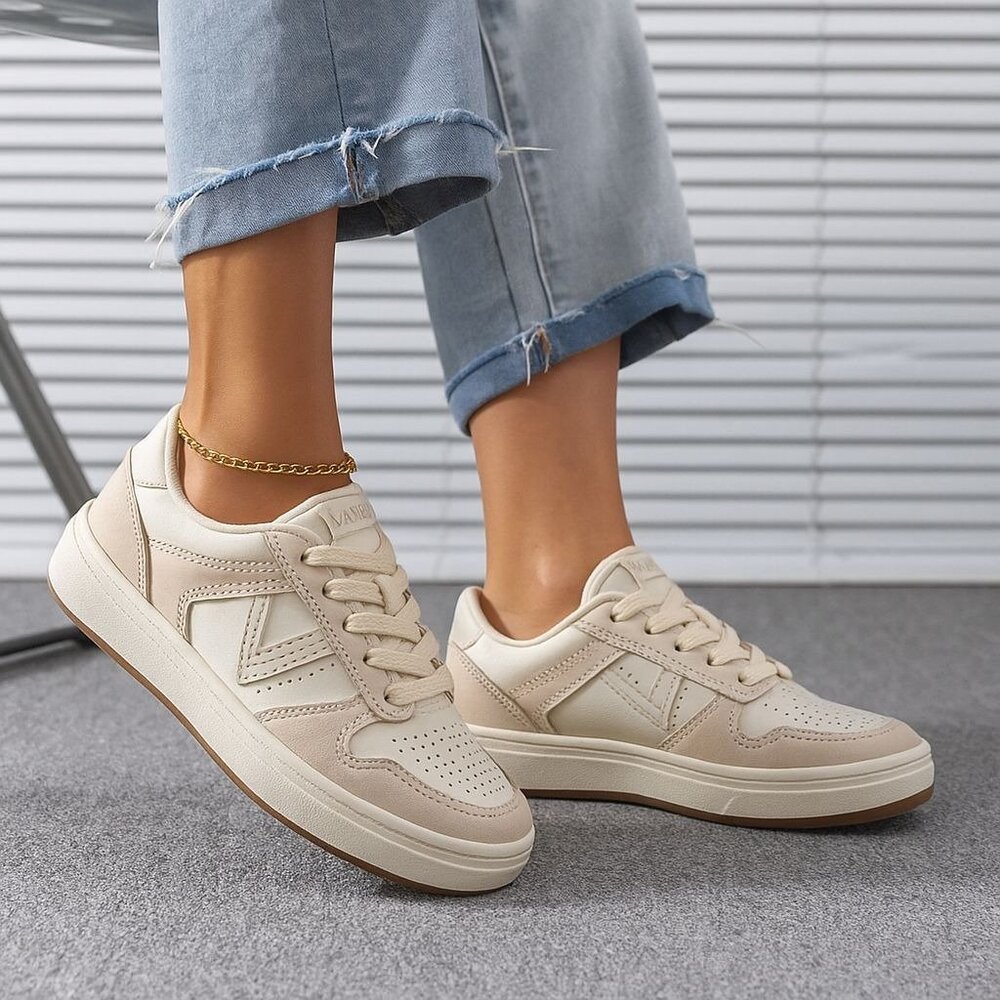 VANS Lowland 2.0 Sneaker in Marshmallow White Leather NEW in BOX Women's SZ 5